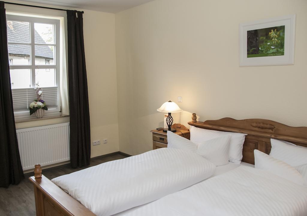 Landhotel Altes Pfarrhaus Kindelbrueck Room photo